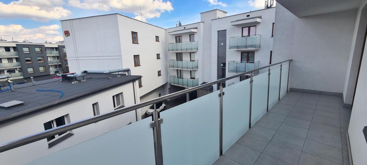 61 - Apartamenty Siedlce - Nowy Apartament W Centrum Przy Ul 3 Maja 51A Luaran gambar